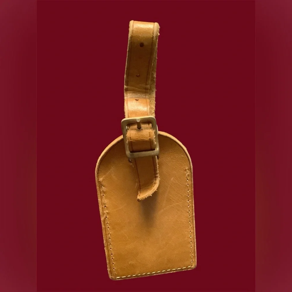 LOUIS VUITTON: MALLETIER LUGGAGE TAG